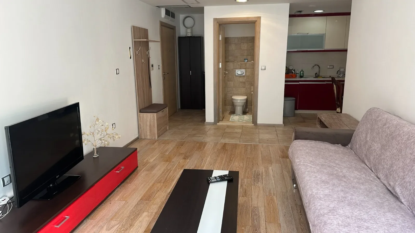 Kotor Dobrota’da Buena Vista’da Deniz ve Havuz Manzaralı 2+1 Daire