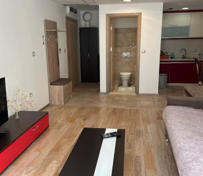 Kotor Dobrota’da Buena Vista’da Deniz ve Havuz Manzaralı 2+1 Daire