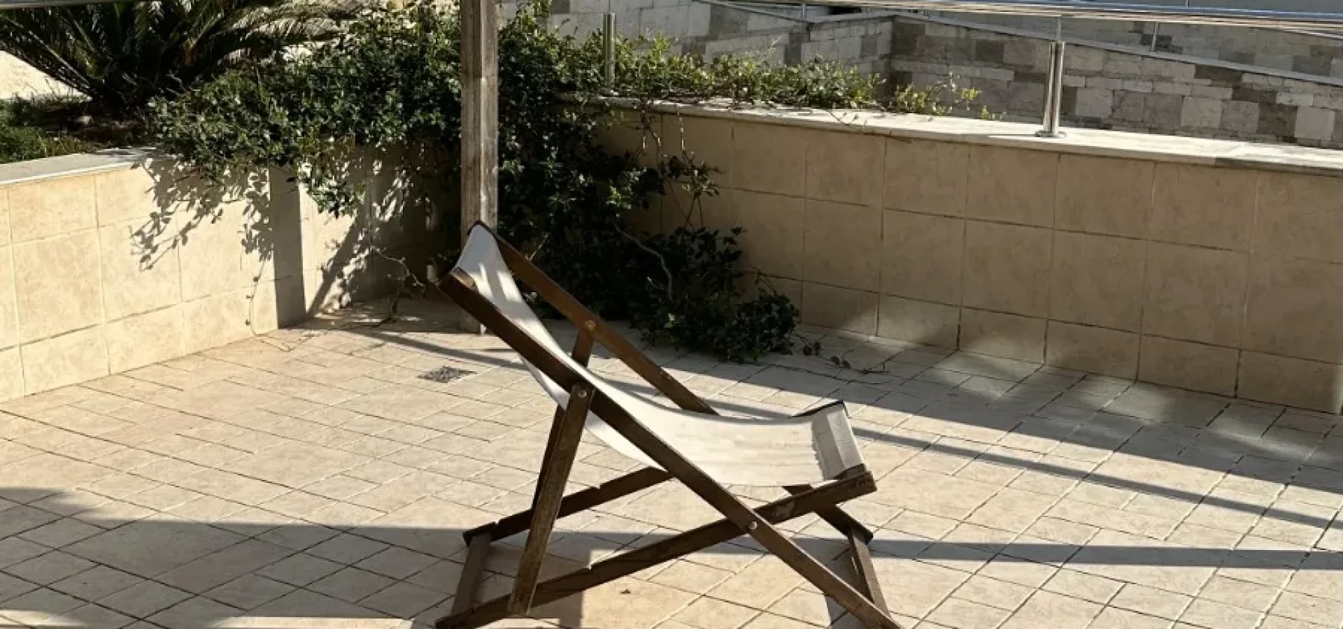 Kotor Dobrota’da Buena Vista’da Deniz ve Havuz Manzaralı 2+1 Daire
