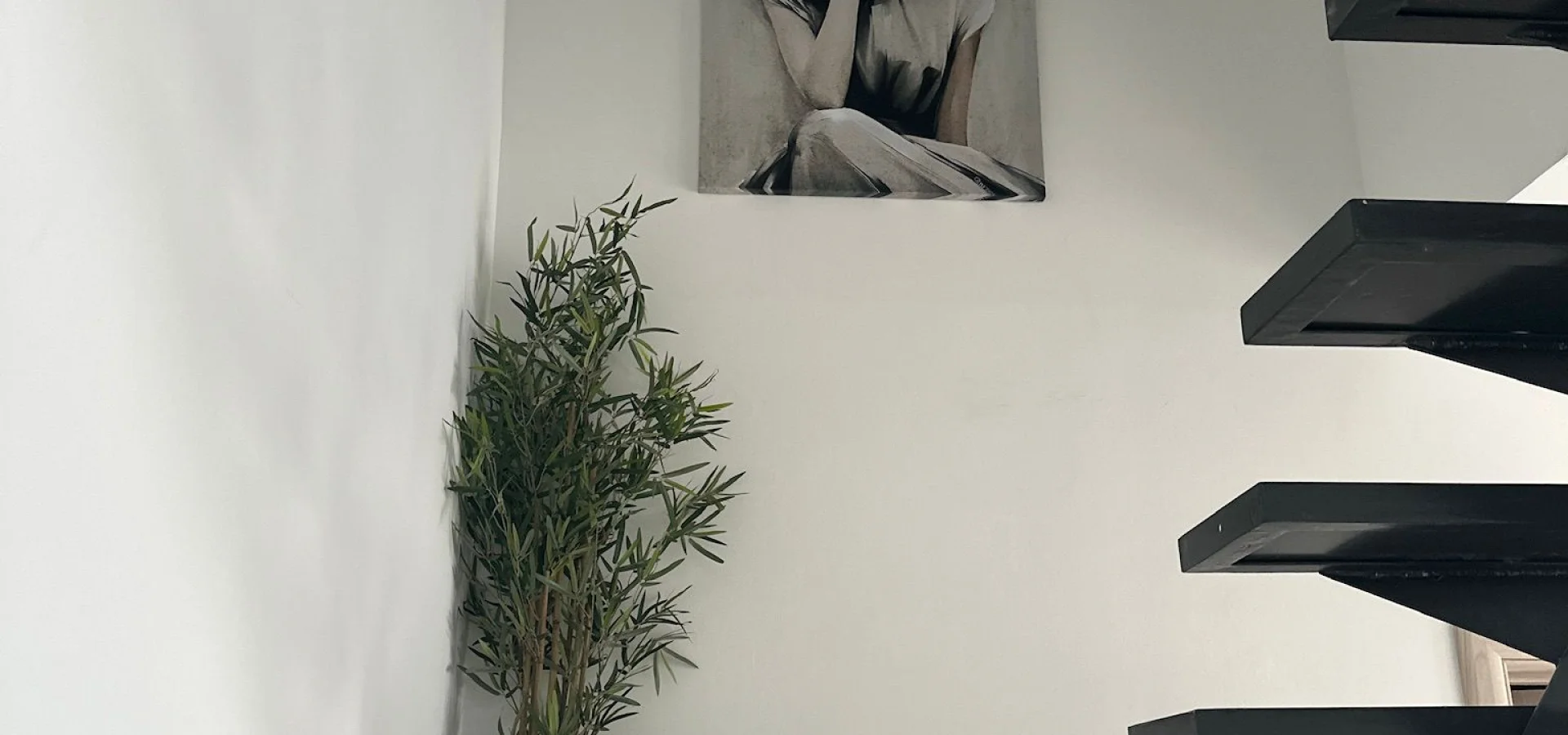 Kotor Dobrota’da Deniz Manzaralı 2+1 Daire – 69 m²