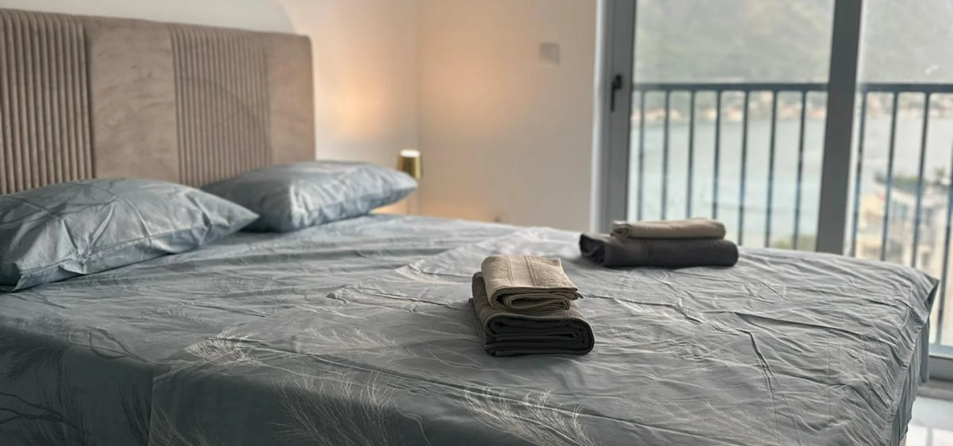 Kotor Dobrota’da Deniz Manzaralı 2+1 Daire – 69 m²