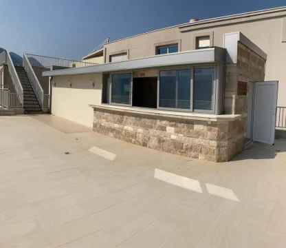 Kotor Dobrota'da Deniz Manzaralı 1+0 Satılık Stüdyo Daire