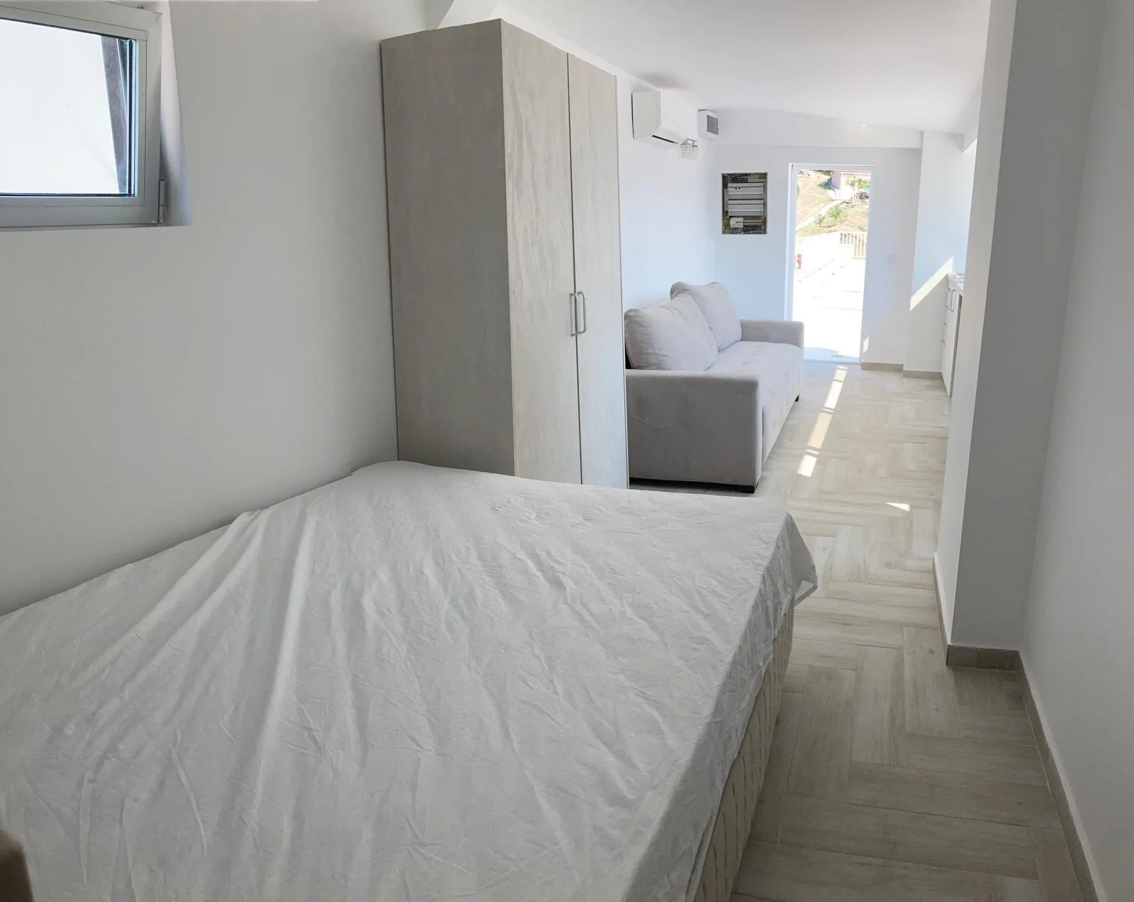 Kotor Dobrota'da Deniz Manzaralı 1+0 Satılık Stüdyo Daire