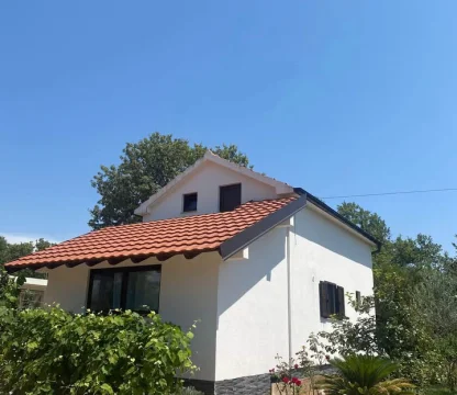 Дом на Продажу в Кримовице, Котор – Уединённая Жизнь на Природе и Перспективная Инвестиция