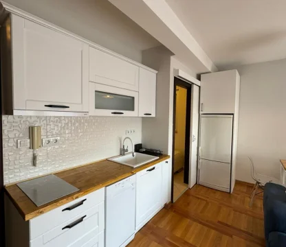 Becici'de Splendid Hotel'in karşısında Tek Odalı Daire