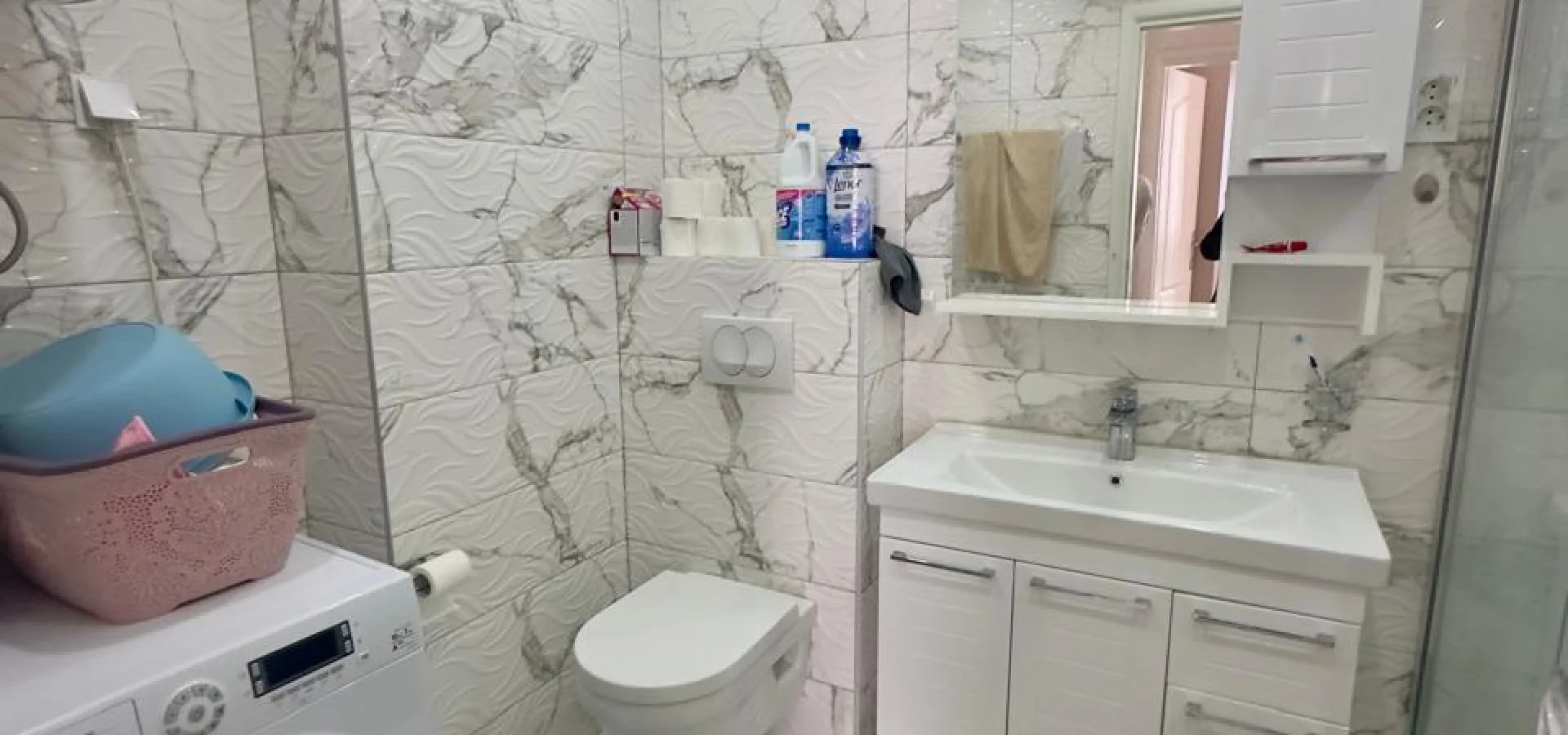 Квартира 2+1 в комплексе с бассейном в районе Пржно, Будва